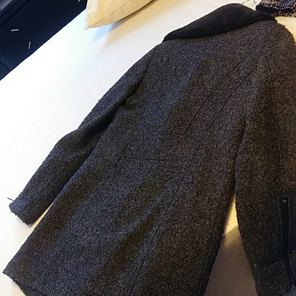 Coat - Picture 3 of 4